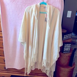 NWT ivory colored Accessory st shrug/shawl